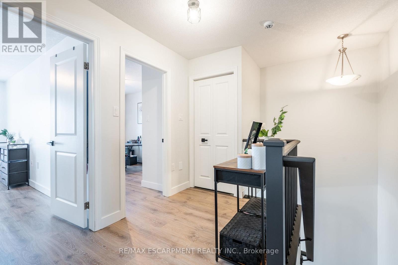 5 - 11 Stockbridge Gardens, Hamilton, Ontario  L8J 0H5 - Photo 31 - X12868642