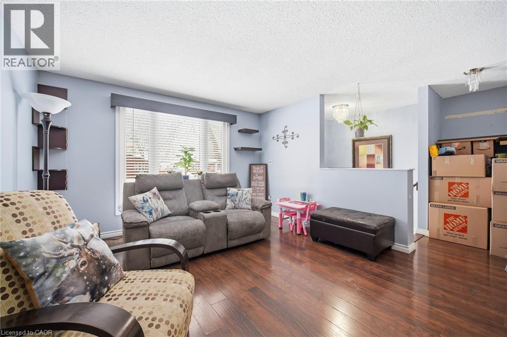 204 Medina Court, Oshawa, Ontario  L1J 7E1 - Photo 5 - 40811276