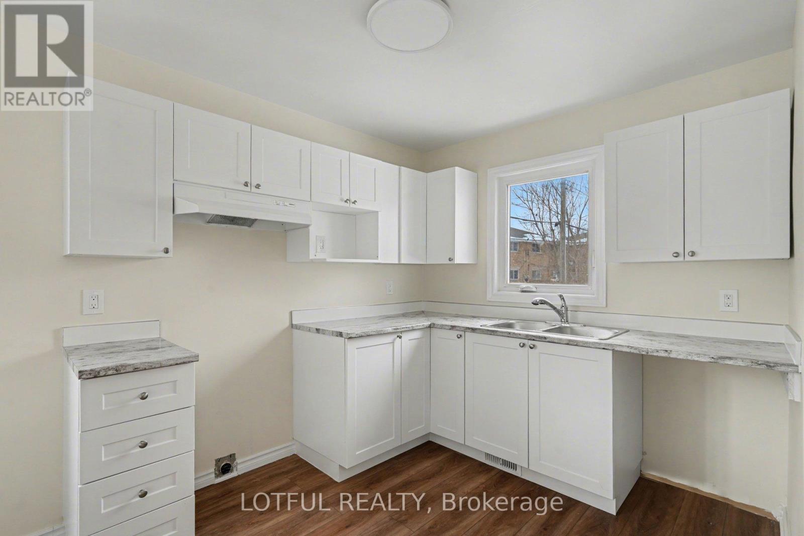 B - 725 Alesther Street, Ottawa, Ontario  K1K 1H7 - Photo 5 - X12848494