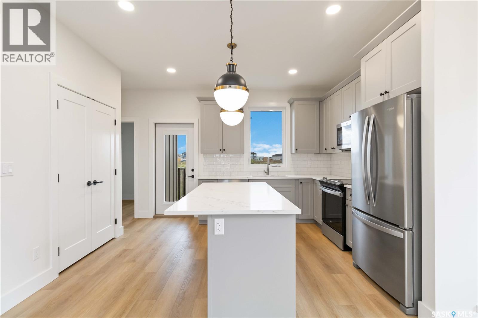 38 105 Hathway Crescent, Saskatoon, Saskatchewan  S7V 0P5 - Photo 2 - SK030146