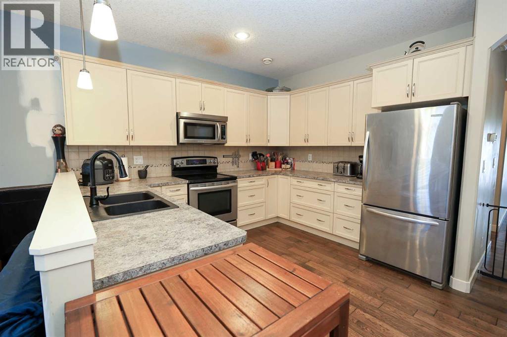 6 Shaw Close, Red Deer, Alberta  T4R 0L3 - Photo 3 - A2287905