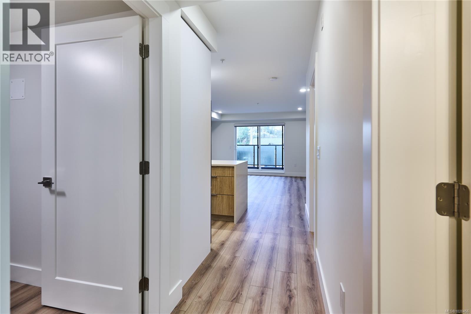 308 45 Haliburton St, Nanaimo, British Columbia  V9R 4V6 - Photo 32 - 1028456