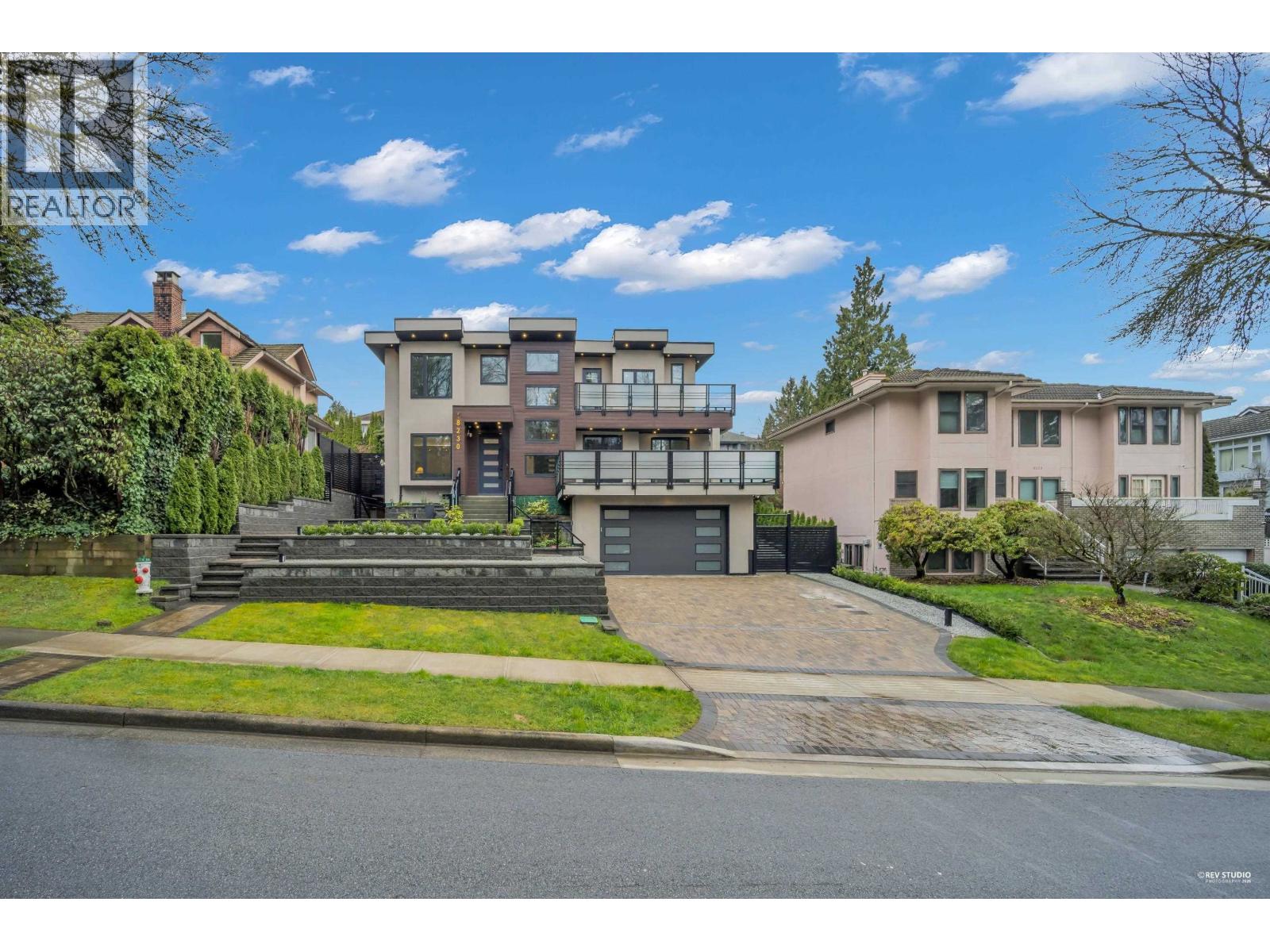 8230 Lakefield Drive, Burnaby, British Columbia  V5E 4G7 - Photo 3 - R3097563