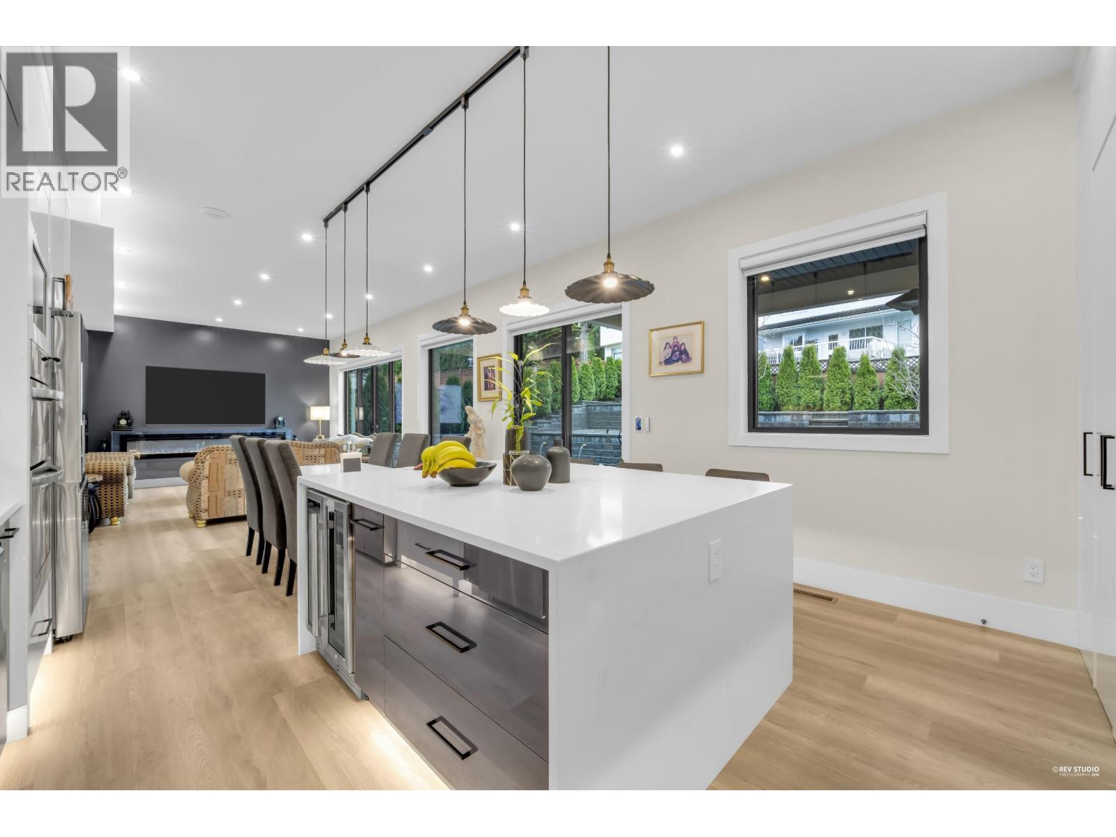 8230 Lakefield Drive, Burnaby, British Columbia  V5E 4G7 - Photo 9 - R3097563