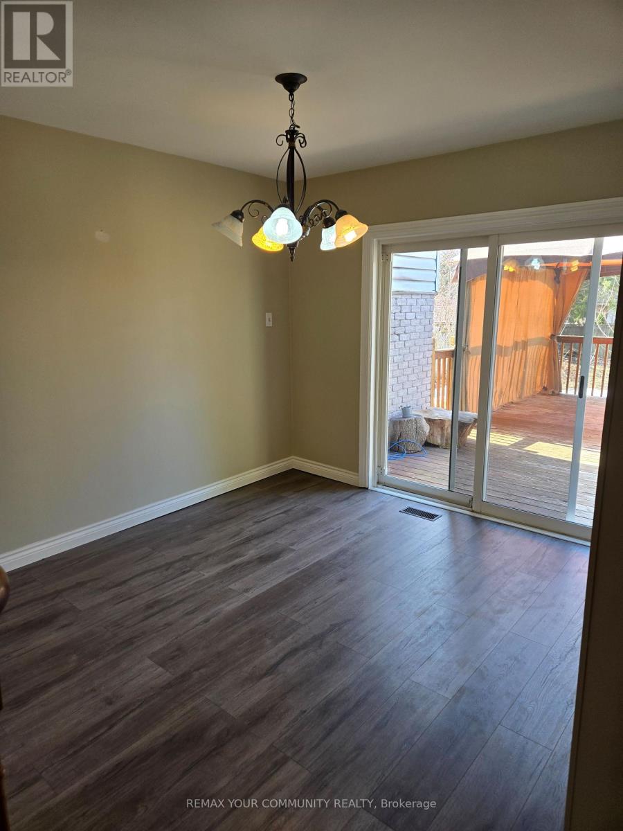 Main Floor - 18 Collins Crescent, Aurora, Ontario  L4G 2W2 - Photo 8 - N12752306