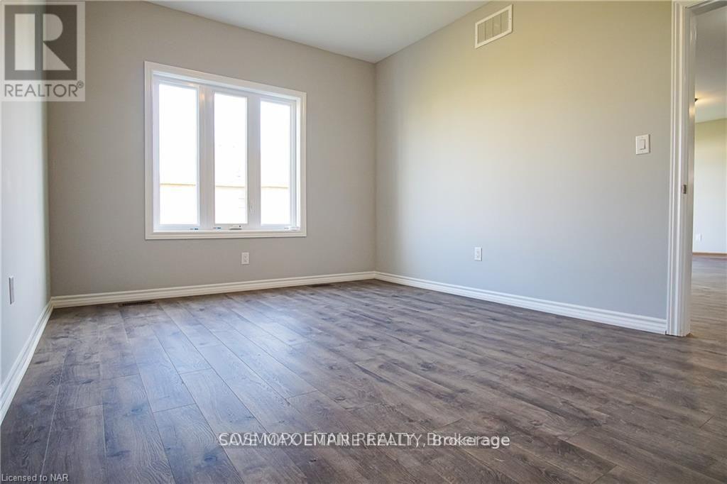 1202 Green Acres Drive, Fort Erie, Ontario  L2A 0C9 - Photo 11 - X12840566