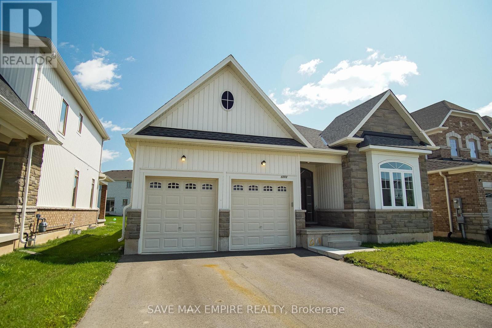 1202 Green Acres Drive, Fort Erie, Ontario  L2A 0C9 - Photo 2 - X12840566