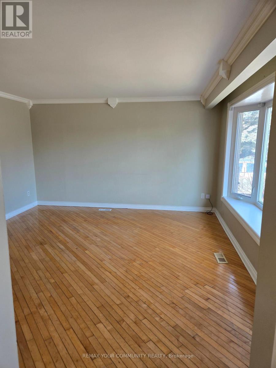 Main Floor - 18 Collins Crescent, Aurora, Ontario  L4G 2W2 - Photo 7 - N12752306