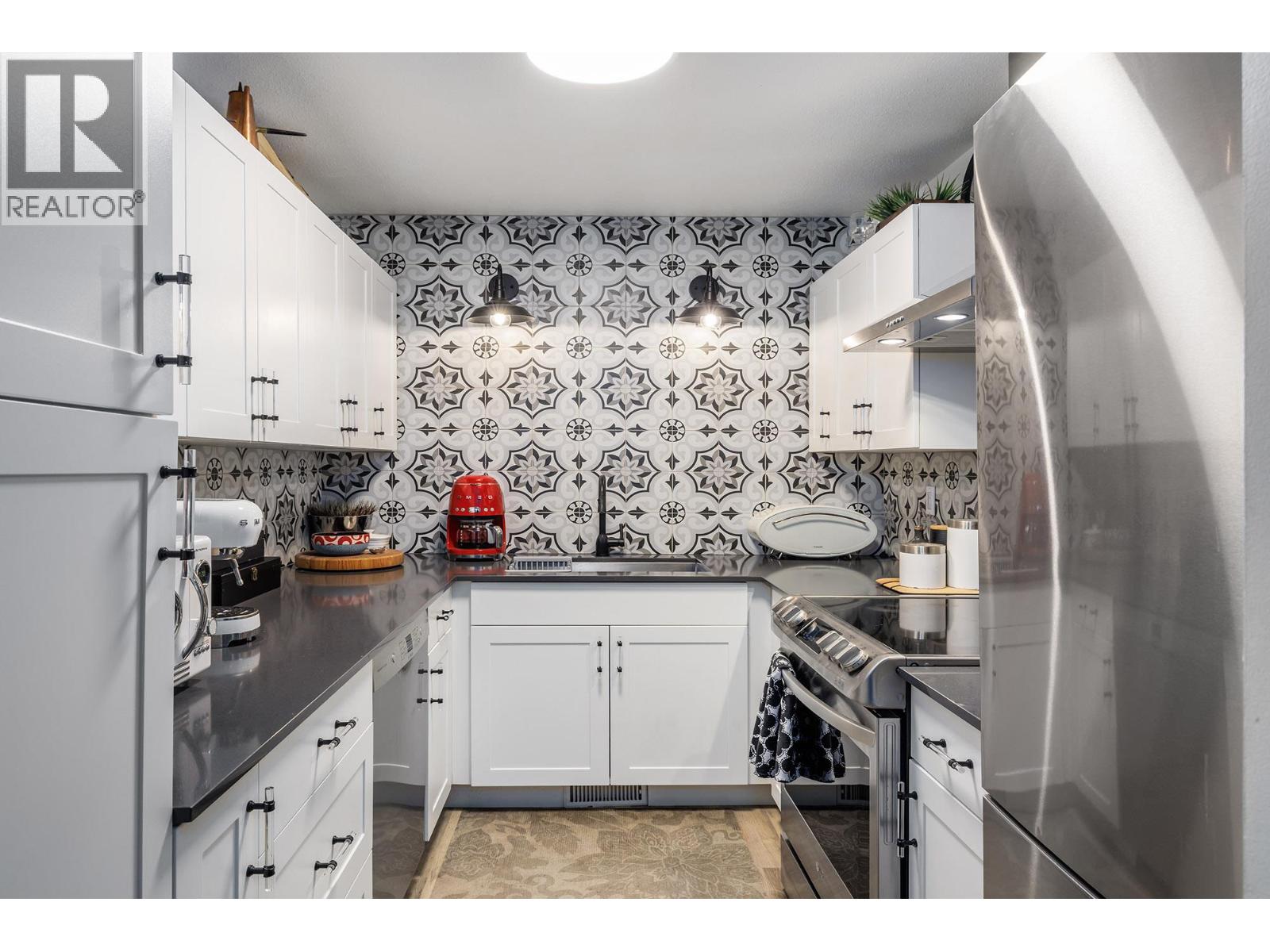 3155 Gordon Drive Unit# 102, Kelowna, British Columbia  V1W 3N5 - Photo 8 - 10378677