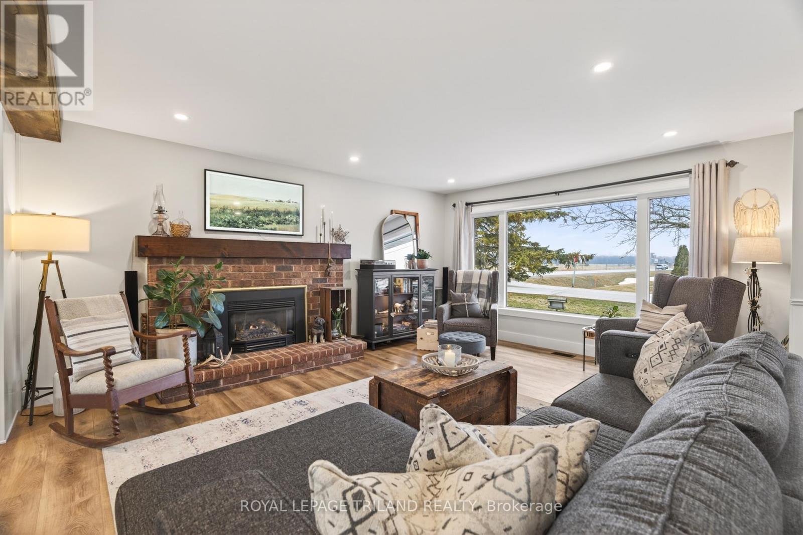 1 Dugald Street, Southwest Middlesex (Appin), Ontario  N0L 1A0 - Photo 6 - X12868704