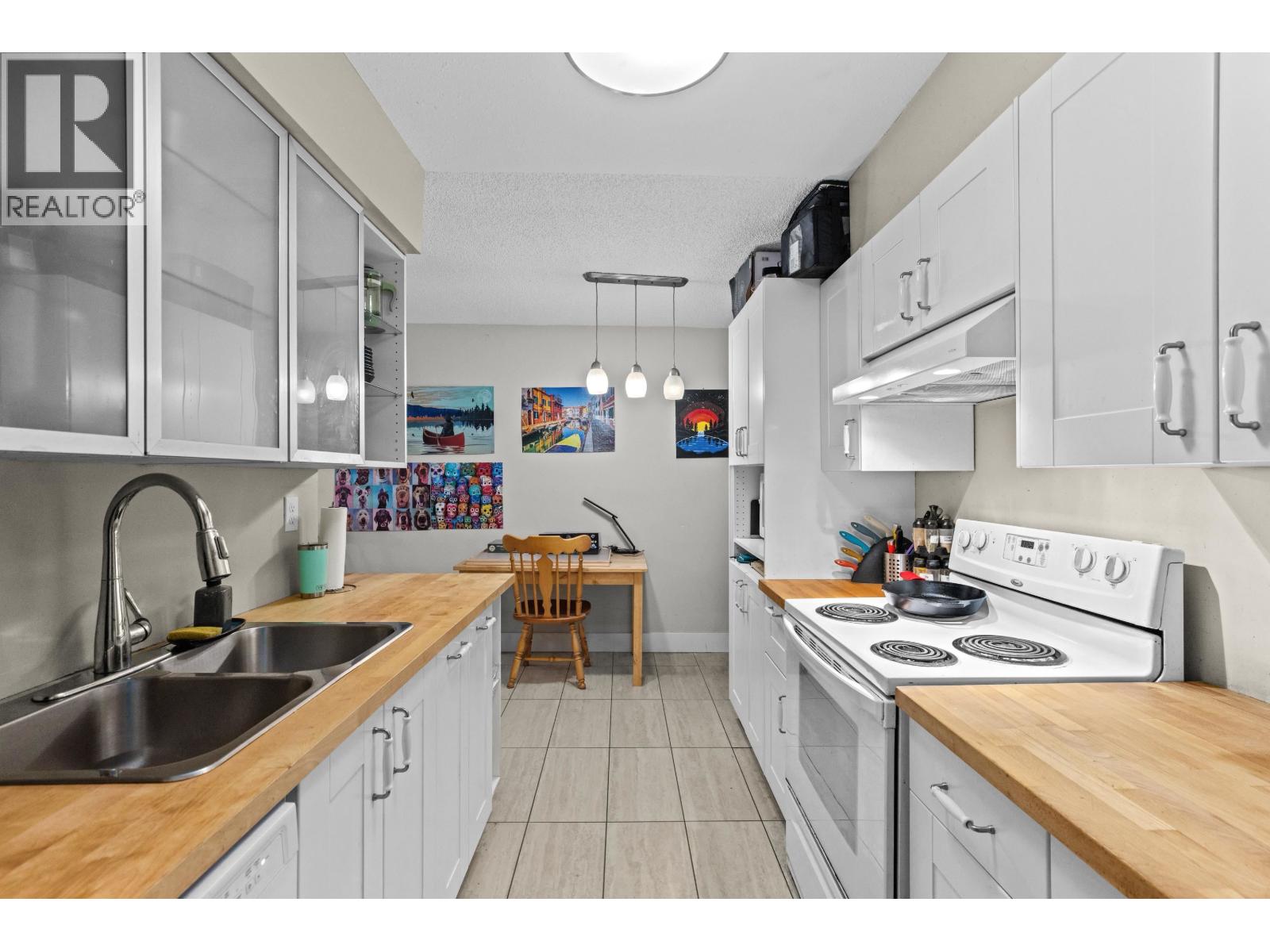 112 9847 MANCHESTER DRIVE, burnaby, British Columbia