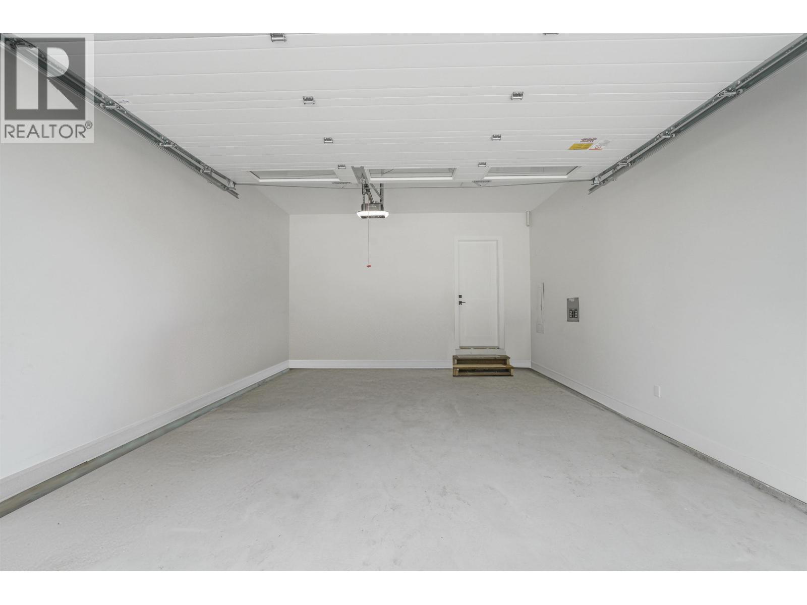 19098 Doerksen Drive, Pitt Meadows, British Columbia  V3Y 2C4 - Photo 35 - R3098414