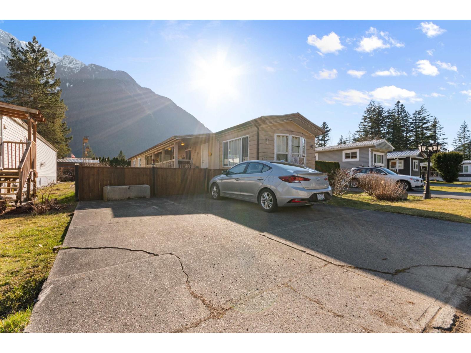 107 65367 Kawkawa Lake Road, Hope, Hope, British Columbia  V0X 1L1 - Photo 3 - R3097797