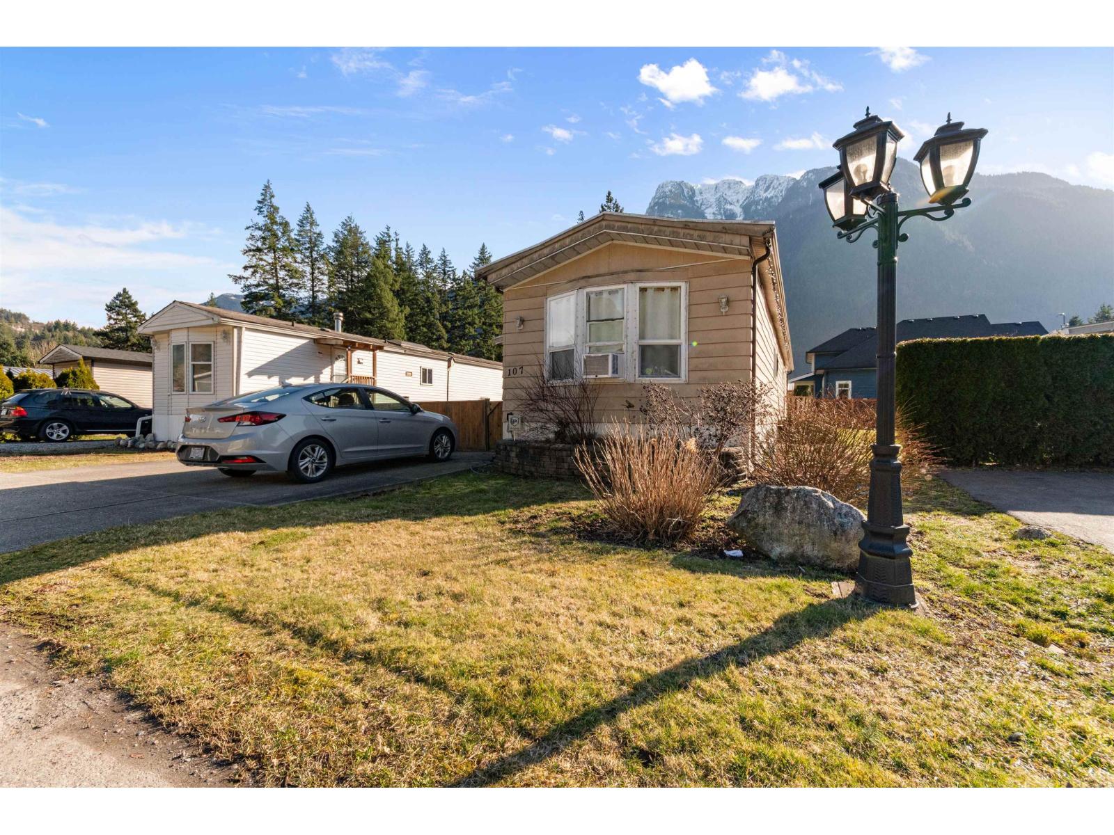 107 65367 Kawkawa Lake Road, Hope, Hope, British Columbia  V0X 1L1 - Photo 2 - R3097797