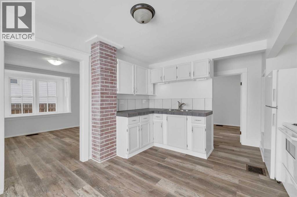 5129 48 Avenue, Ponoka, Alberta  T4J 1J2 - Photo 7 - A2289769