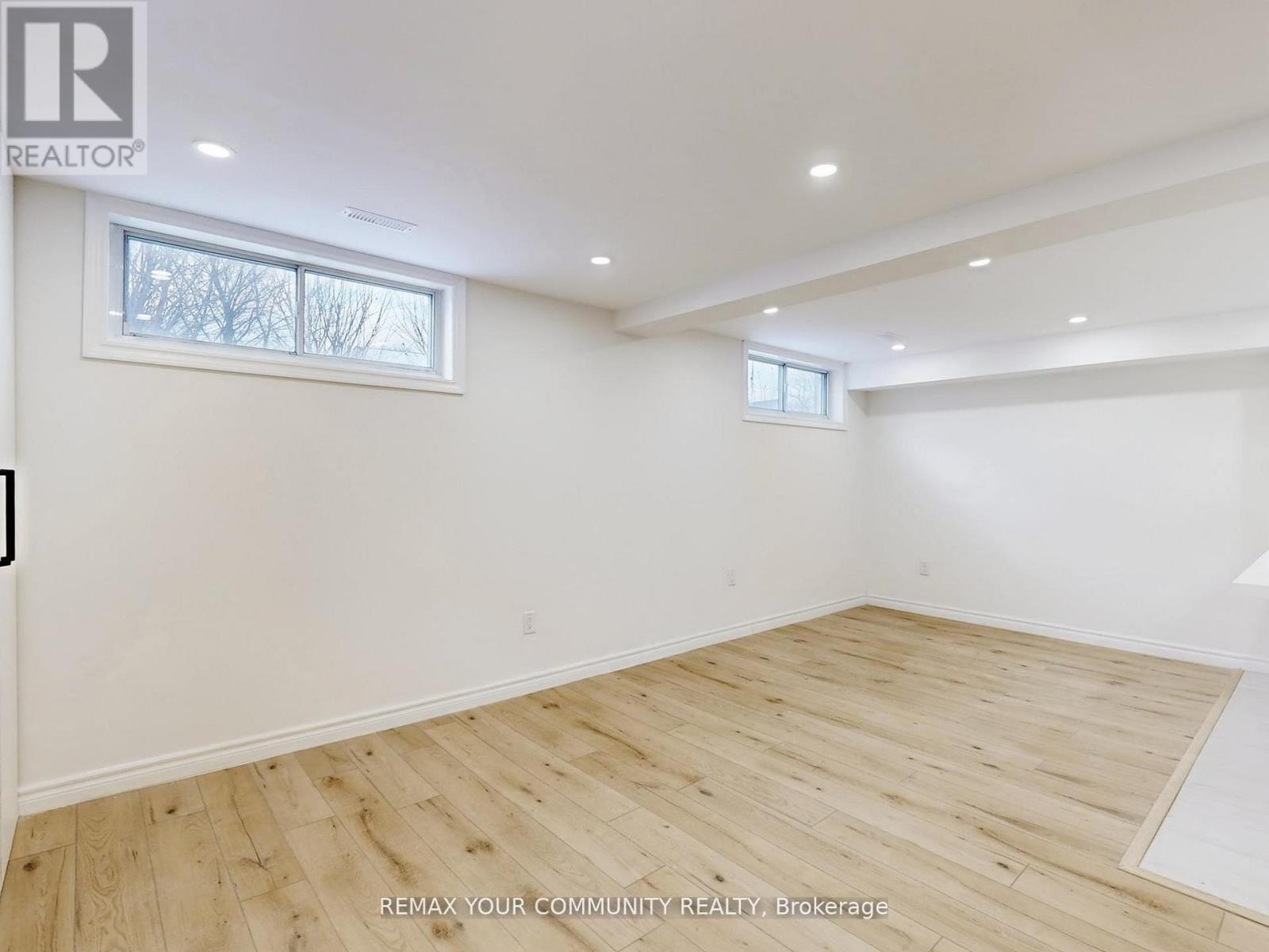 Lower - 264 Currey Crescent E, Newmarket (Central Newmarket), Ontario  L3Y 5M9 - Photo 5 - N12868662