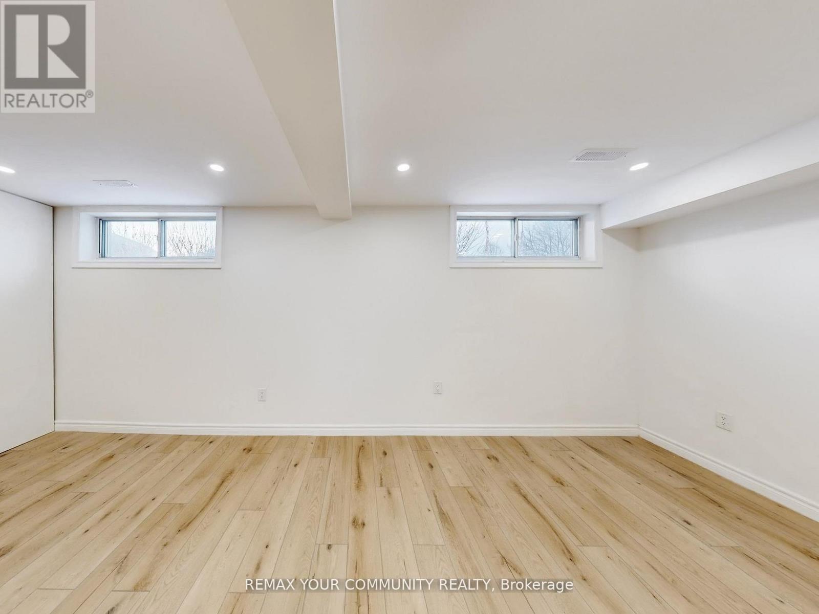 Lower - 264 Currey Crescent E, Newmarket (Central Newmarket), Ontario  L3Y 5M9 - Photo 6 - N12868662