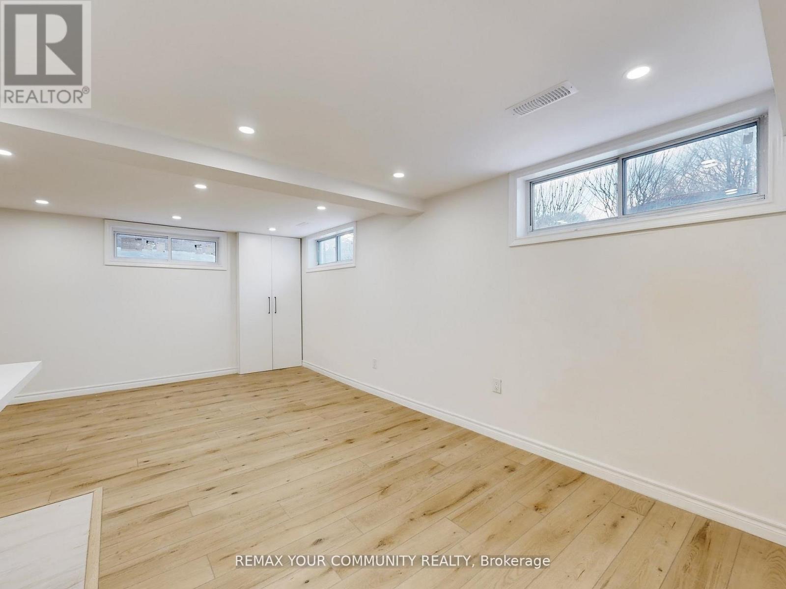 Lower - 264 Currey Crescent E, Newmarket (Central Newmarket), Ontario  L3Y 5M9 - Photo 7 - N12868662