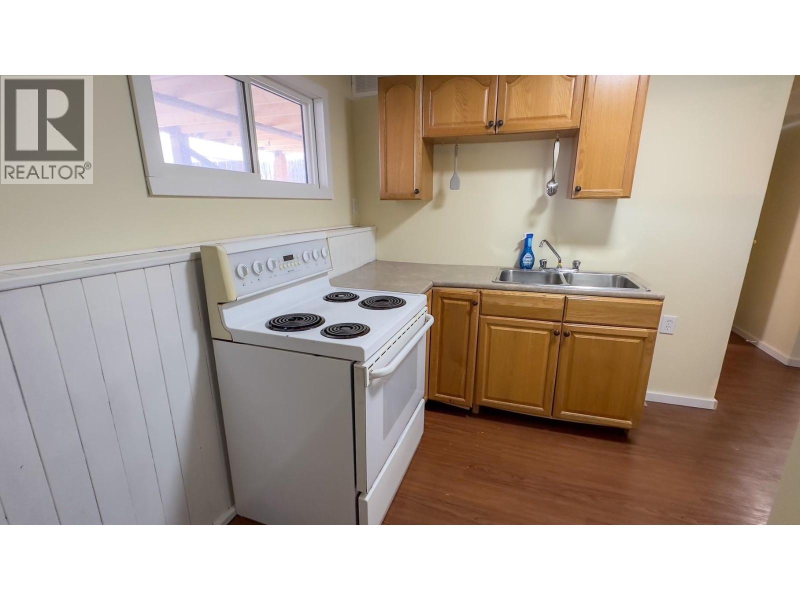 265 W 4th Street, Vanderhoof, British Columbia  V0J 3A0 - Photo 28 - R3097055