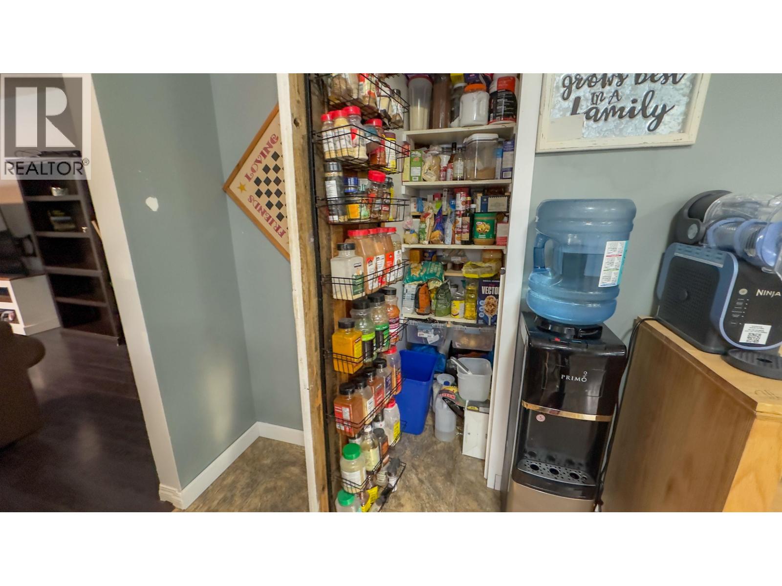 265 W 4th Street, Vanderhoof, British Columbia  V0J 3A0 - Photo 18 - R3097055