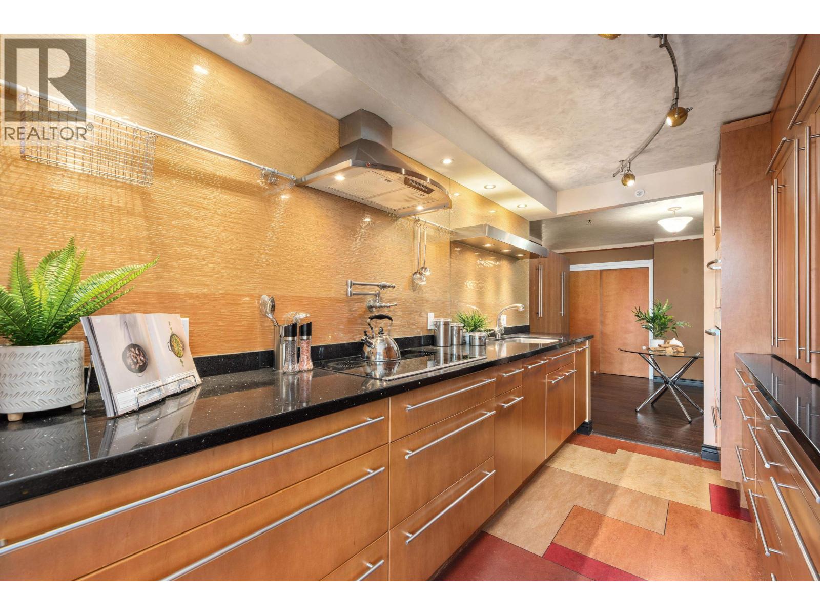 601 6622 Southoaks Crescent, Burnaby, British Columbia  V5E 4K2 - Photo 5 - R3098148