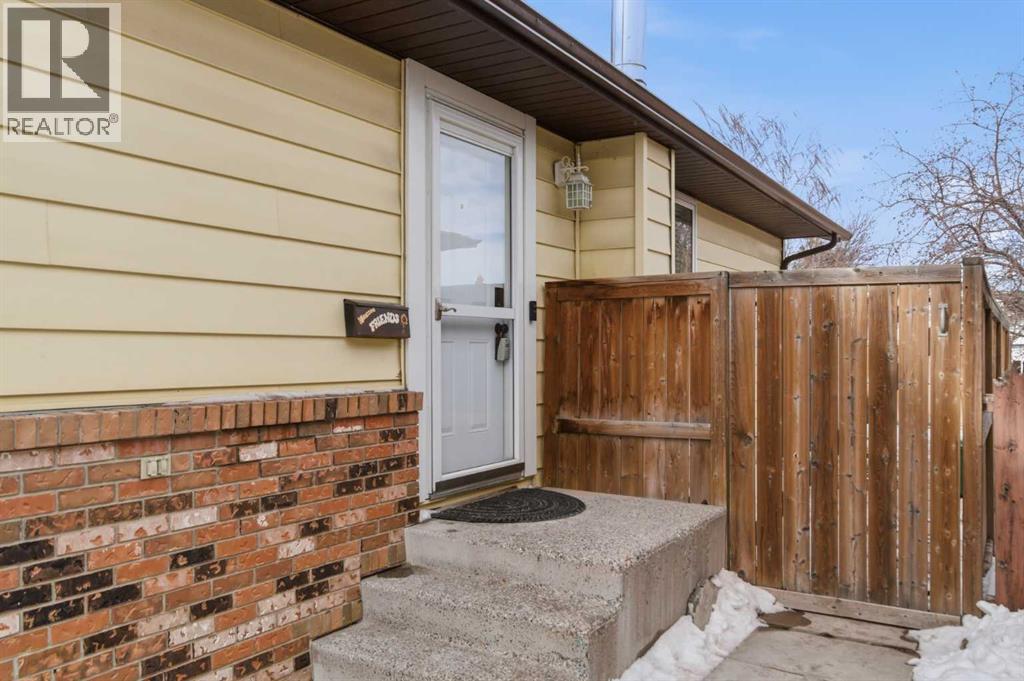 79 Templehill Drive Ne, Calgary, Alberta  T1Y 4C4 - Photo 2 - A2287245