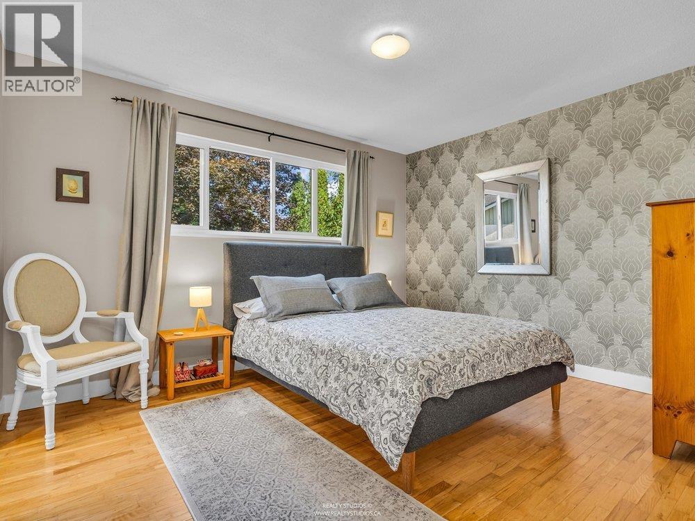 999 53a Street, Delta, British Columbia  V4M 3E2 - Photo 8 - R3098065