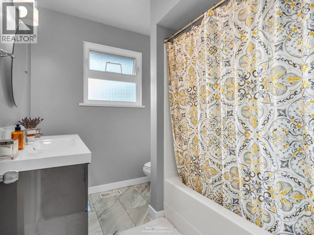 999 53a Street, Delta, British Columbia  V4M 3E2 - Photo 30 - R3098065