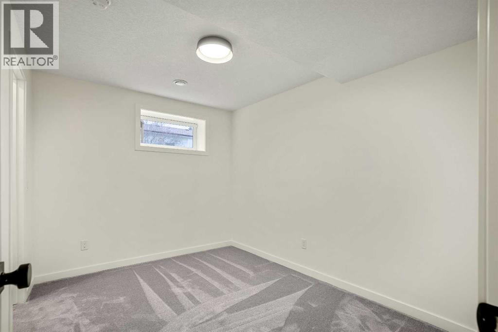 216 Oakridge Place Sw, Calgary, Alberta  T2V 1V2 - Photo 39 - A2292145