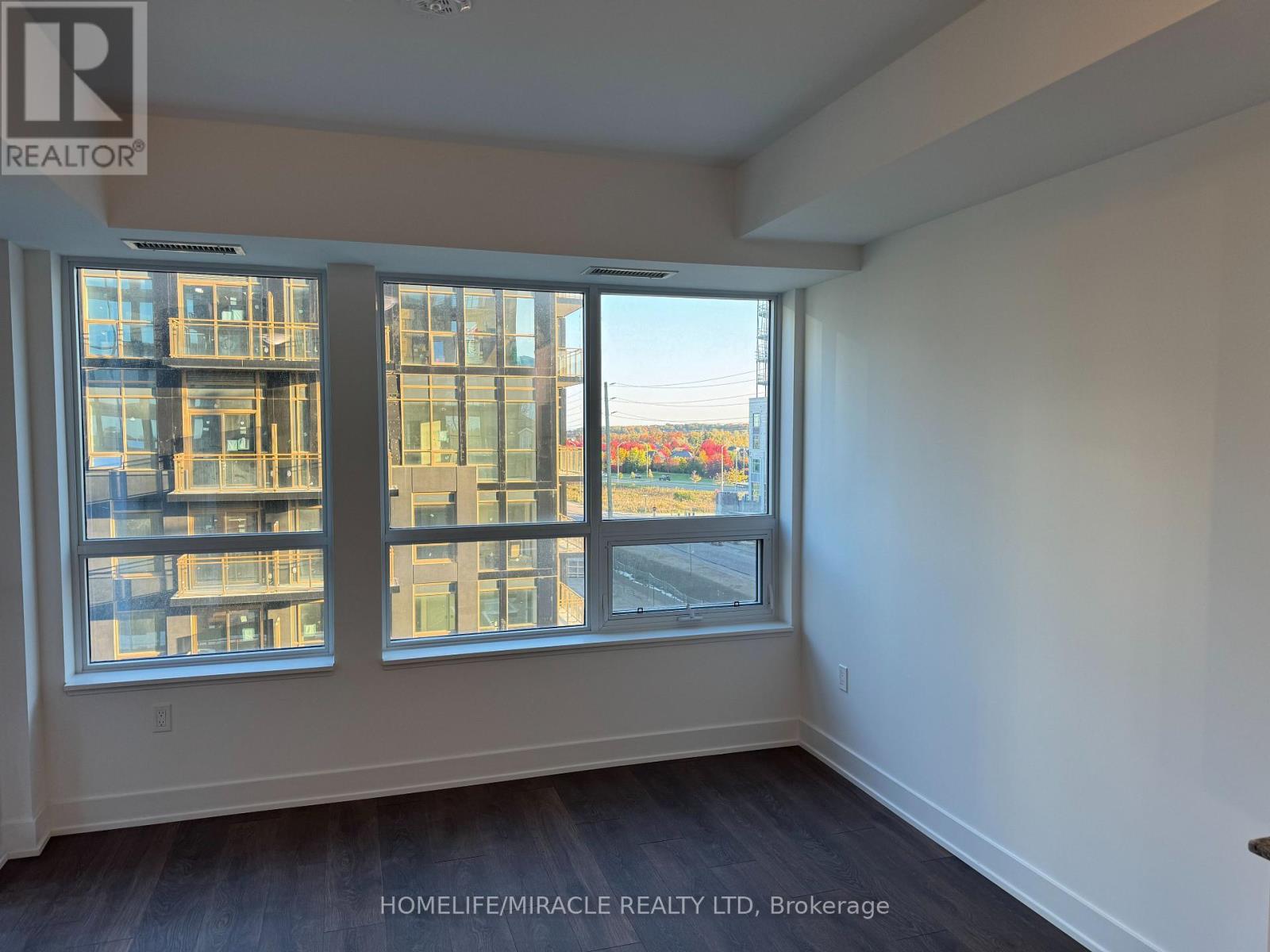 407 - 2343 Khalsa Gate, Oakville, Ontario  L6M 4J2 - Photo 3 - W12868664