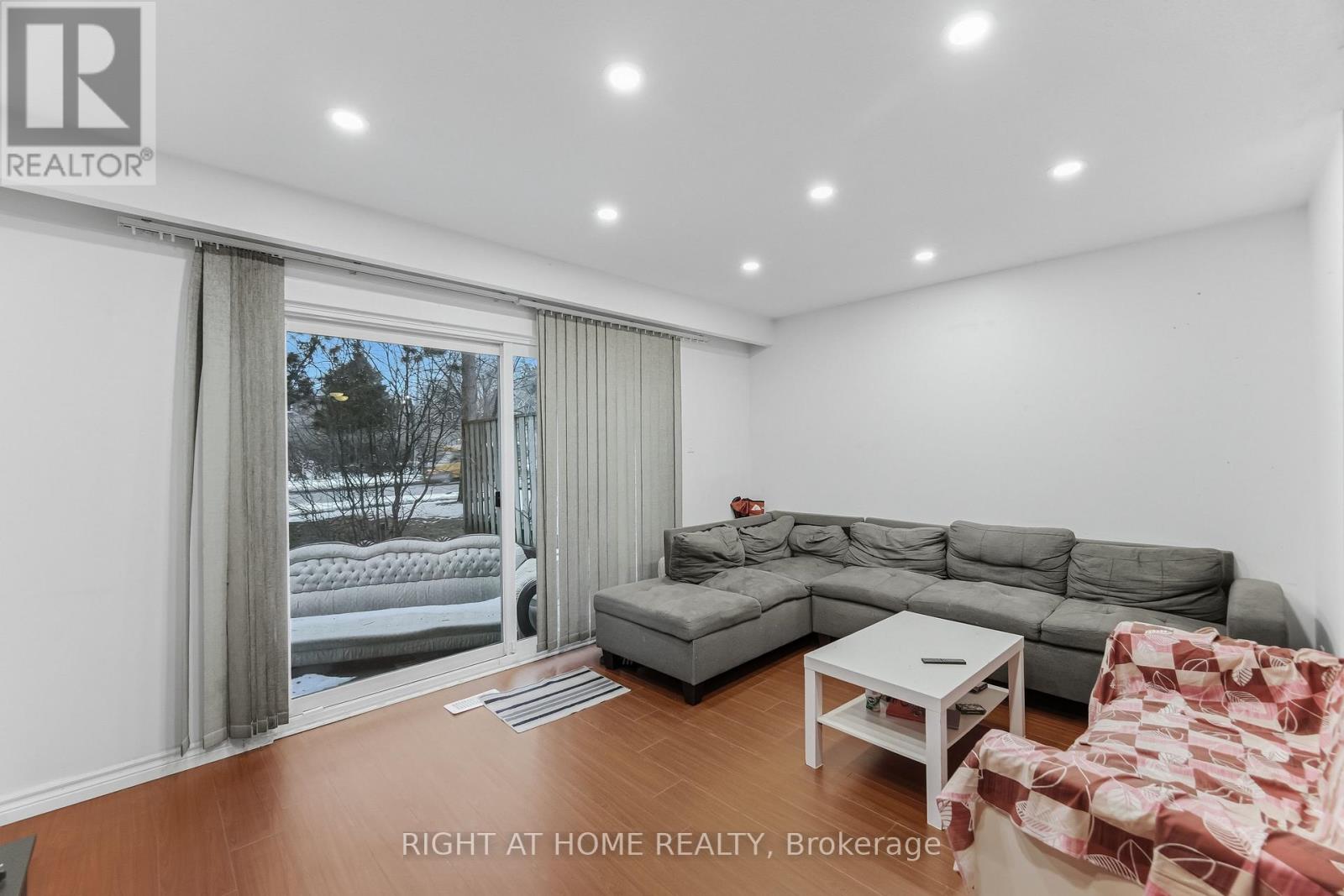 4 - 415 Silverstone Drive, Toronto, Ontario  M9V 3K6 - Photo 10 - W12868678