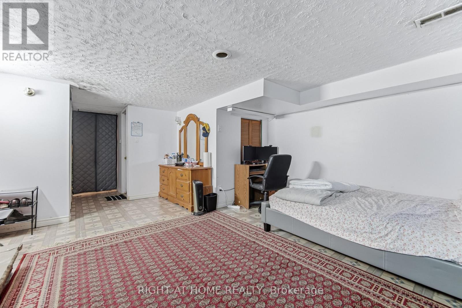 4 - 415 Silverstone Drive, Toronto, Ontario  M9V 3K6 - Photo 27 - W12868678