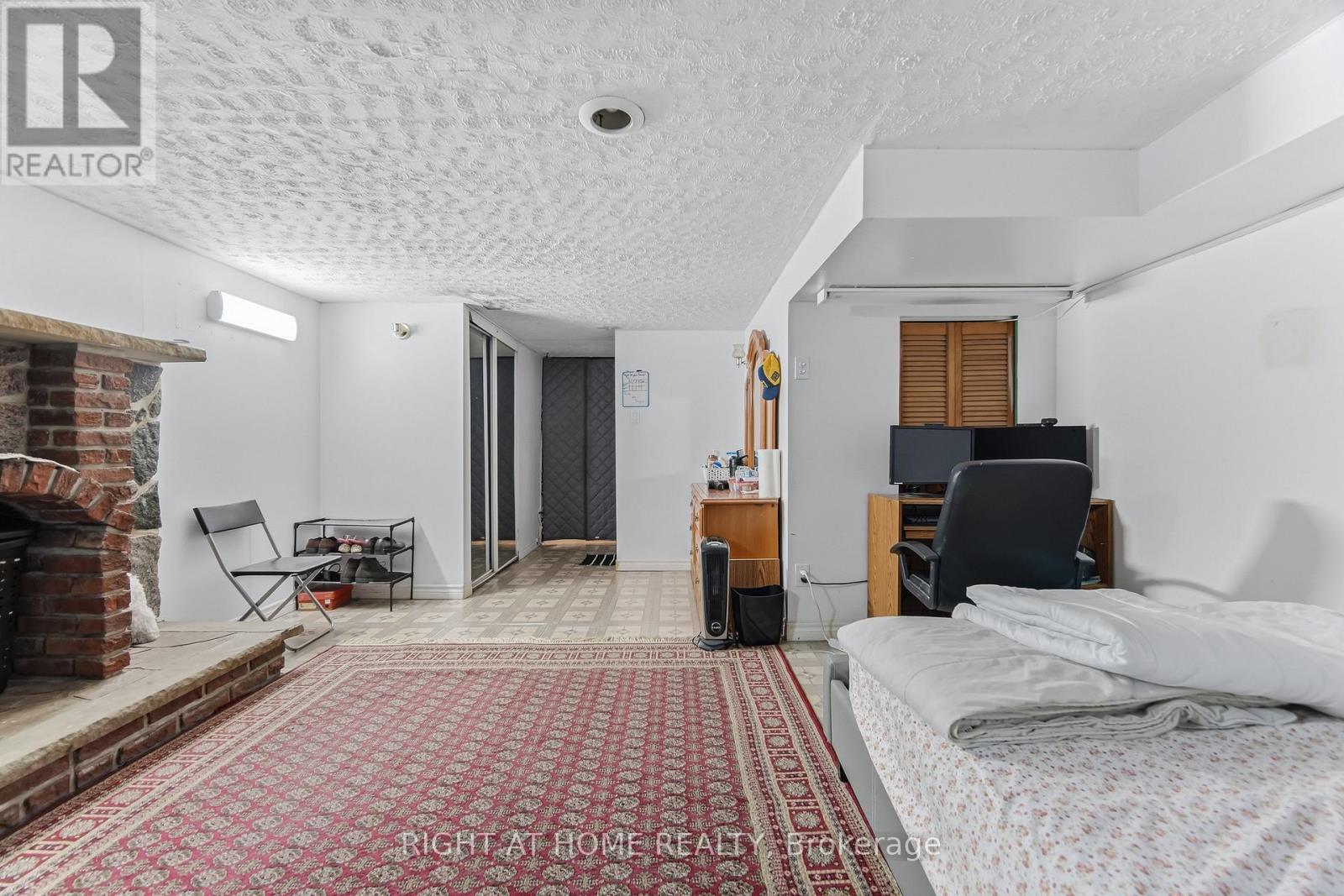 4 - 415 Silverstone Drive, Toronto, Ontario  M9V 3K6 - Photo 28 - W12868678