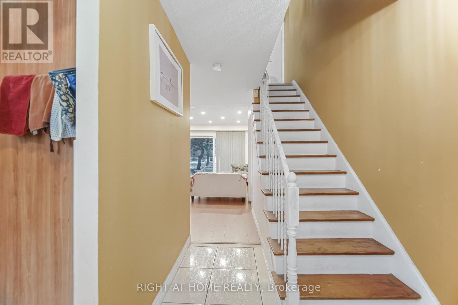 4 - 415 Silverstone Drive, Toronto, Ontario  M9V 3K6 - Photo 6 - W12868678