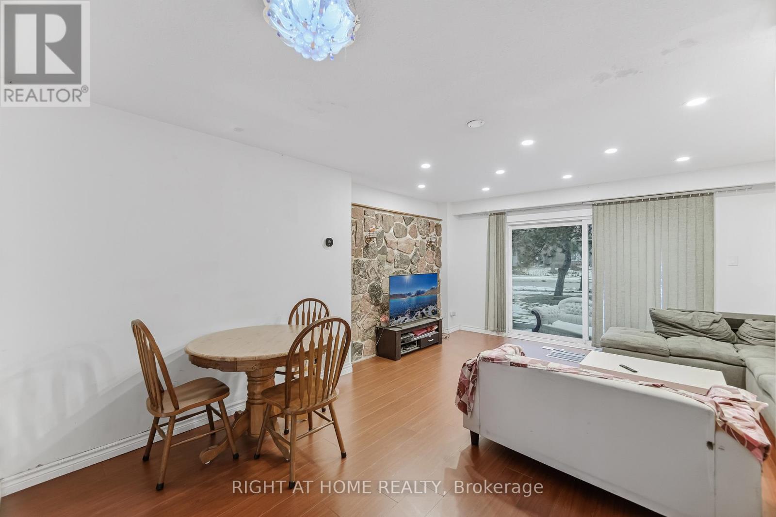 4 - 415 Silverstone Drive, Toronto, Ontario  M9V 3K6 - Photo 7 - W12868678