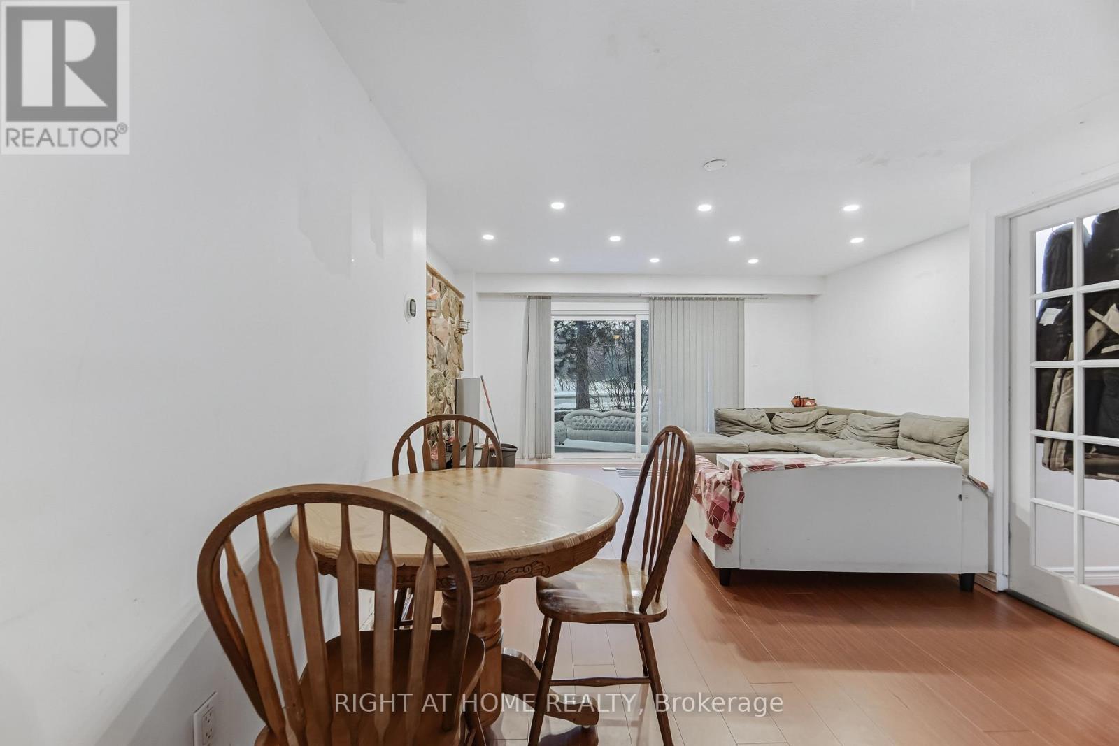 4 - 415 Silverstone Drive, Toronto, Ontario  M9V 3K6 - Photo 9 - W12868678