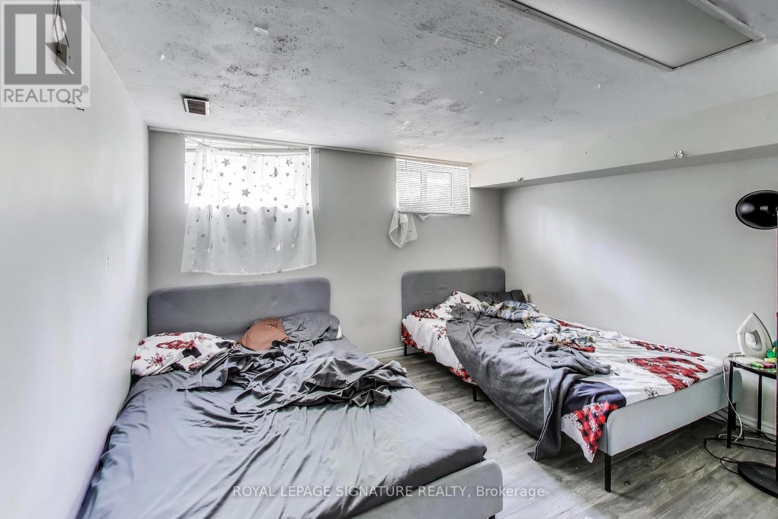 68 Harold Court, Hamilton (Ainslie Wood), Ontario  L8S 2R9 - Photo 30 - X12868680