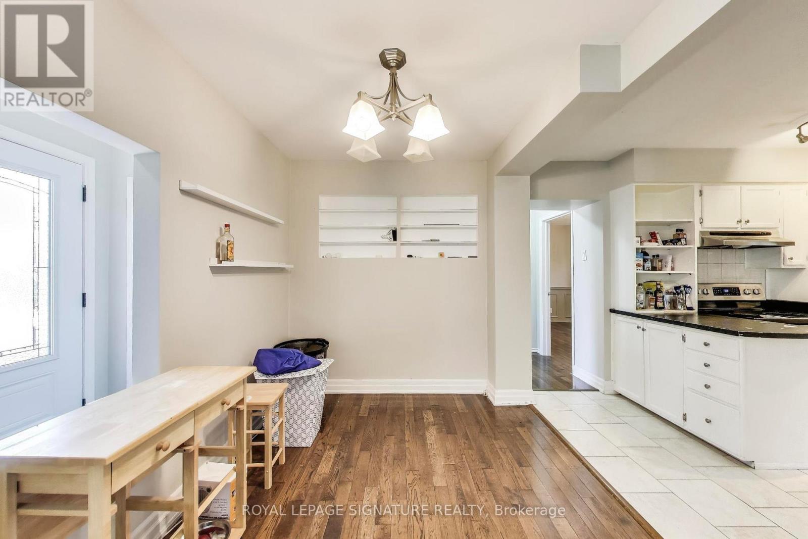 68 Harold Court, Hamilton (Ainslie Wood), Ontario  L8S 2R9 - Photo 5 - X12868680