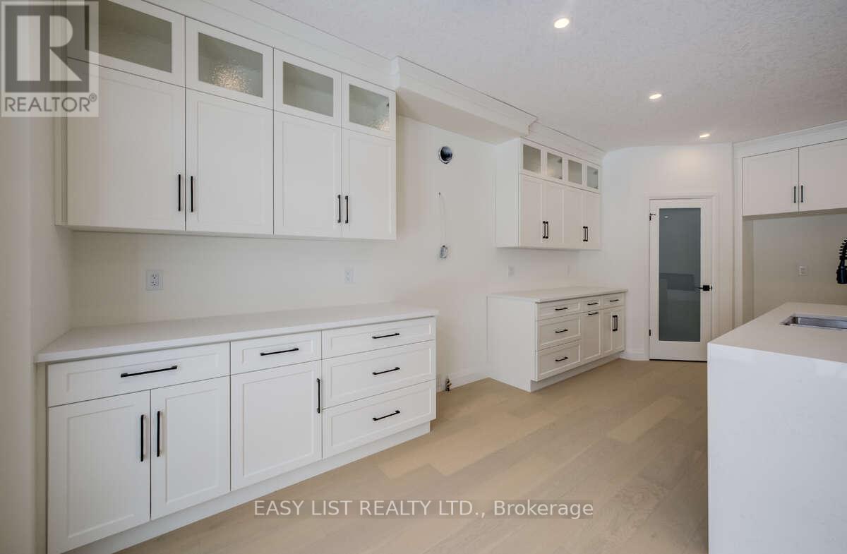 487 Black Street, Centre Wellington, Ontario  N1M 0A2 - Photo 8 - X12868730