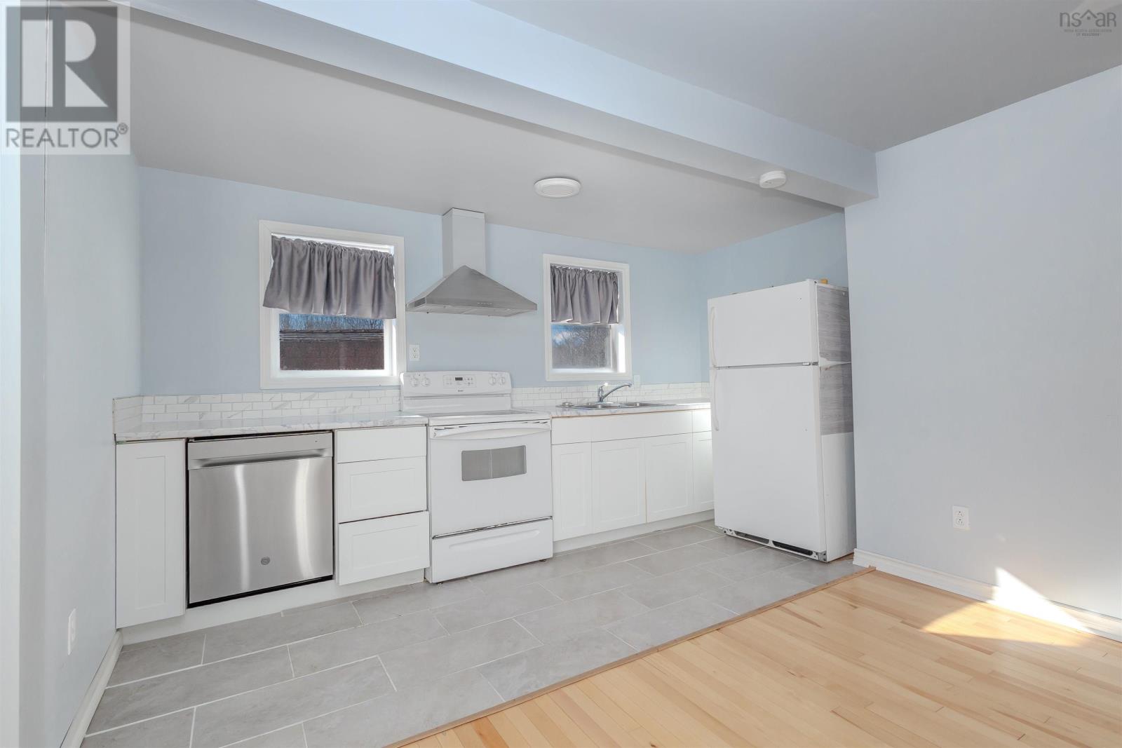 7 Cochrane Street, Glace Bay, Nova Scotia  B1A 2W5 - Photo 6 - 202604276