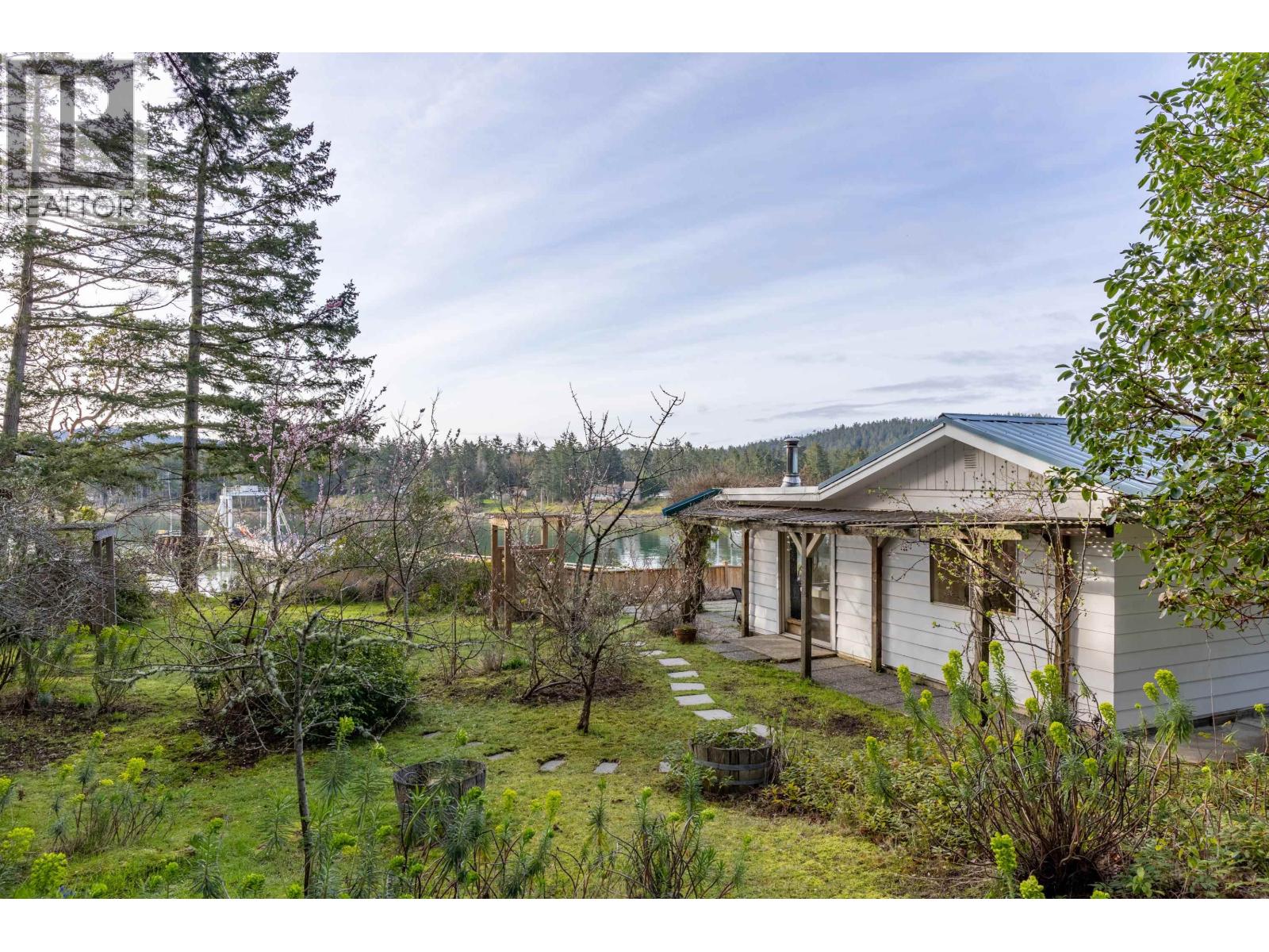 90 Gulf Drive, Galiano Island, British Columbia  V0N 1P0 - Photo 39 - R2981056