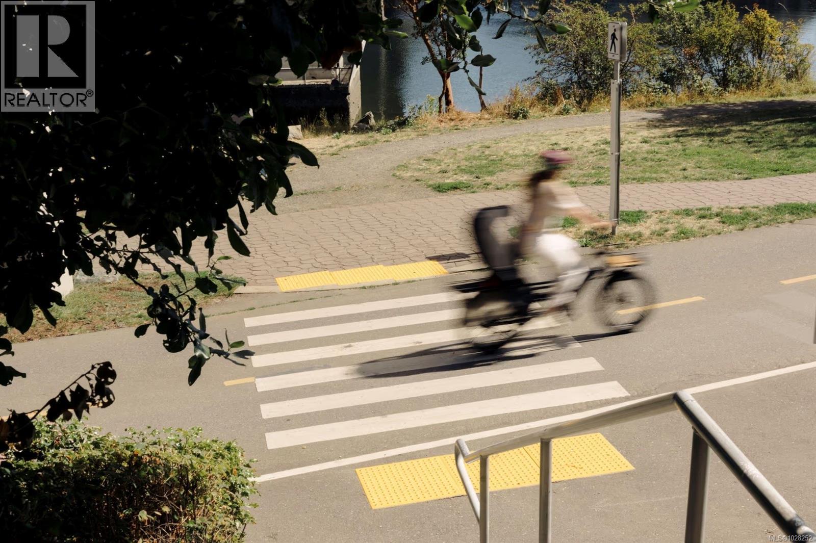 318 Bella St, Victoria, British Columbia  V9A 3W6 - Photo 6 - 1028252