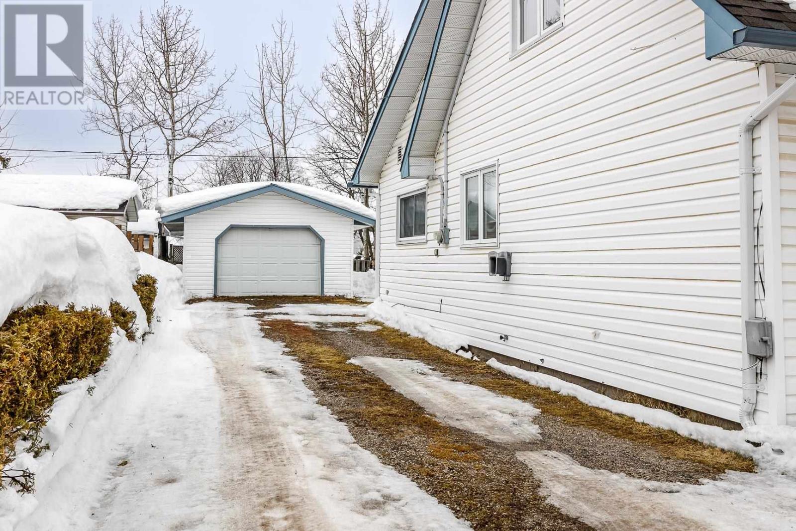 196 Macdonald Ave, Sault Ste. Marie, Ontario  P6B 1H5 - Photo 35 - SM260436