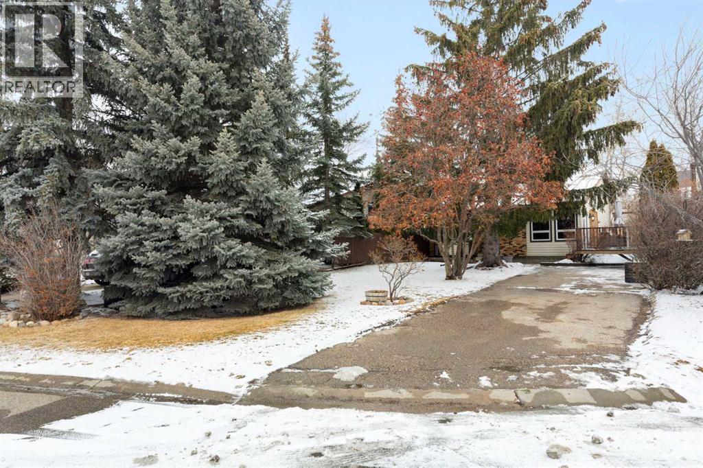 815 Ranchview Circle Nw, Calgary, Alberta  T3G 1B2 - Photo 3 - A2292143