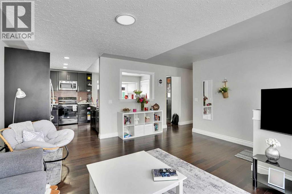 35 Meadowview Road Sw, Calgary, Alberta  T2V 1W1 - Photo 7 - A2291651