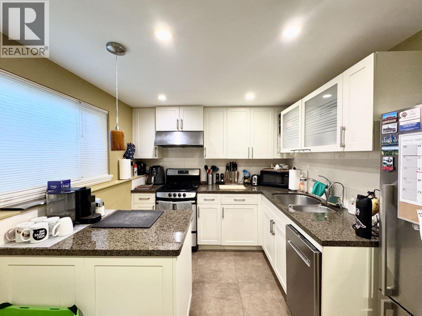 9525 Sullivan Street, Burnaby, British Columbia  V3J 1H8 - Photo 9 - R3098405