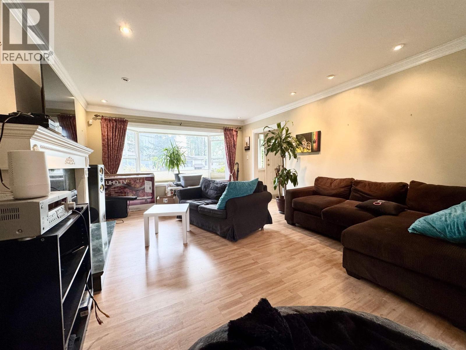 9525 Sullivan Street, Burnaby, British Columbia  V3J 1H8 - Photo 2 - R3098405