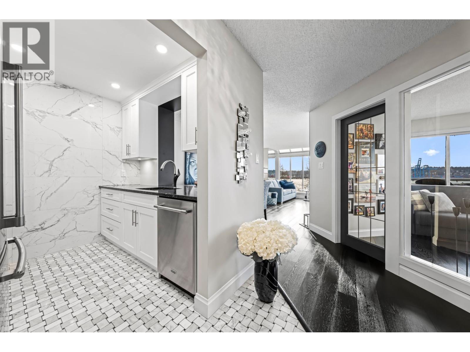 302 31 Reliance Court, New Westminster, British Columbia  V3M 6C6 - Photo 4 - R3098369