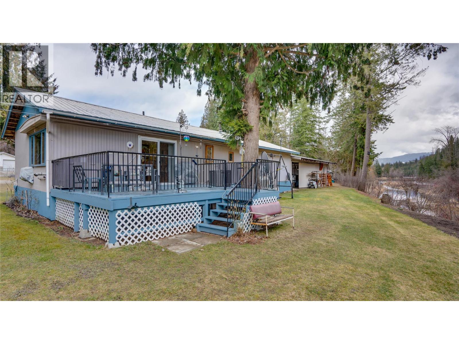 630 Enderby Mabel Lake Road, Enderby, British Columbia  V4Y 4K7 - Photo 3 - 10378814