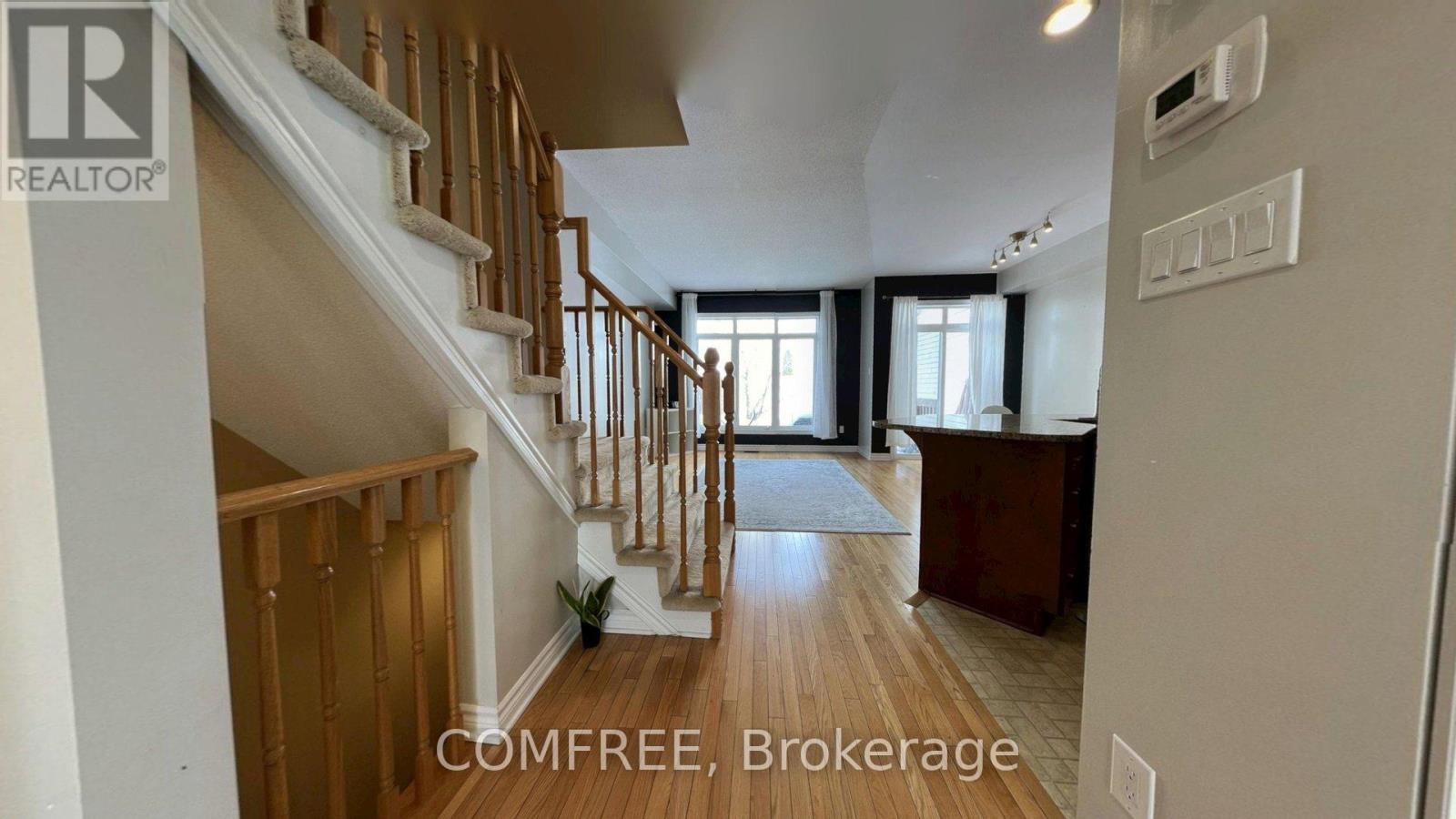 294 Waymark Crescent, Ottawa, Ontario  K2M 0A5 - Photo 6 - X12868738